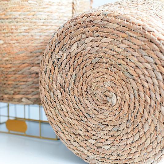 Classic Handcrafted Green Plant Basket Straw Woven Vine Cattail Cover Flower Pot Crafts for Home & Garden Use